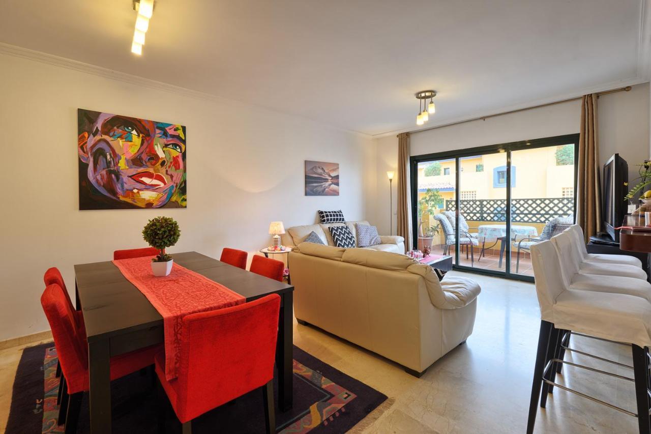 Beach And Town Centre At Your Doorstep Marbella Exterior photo